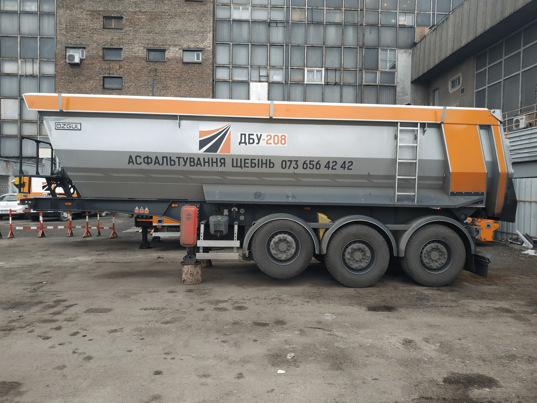 Оренда самоскида DAF CF 85